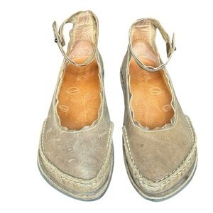 Sergio Tomani Women's Tan Leather Ankle Strap Shoes Size 41/10